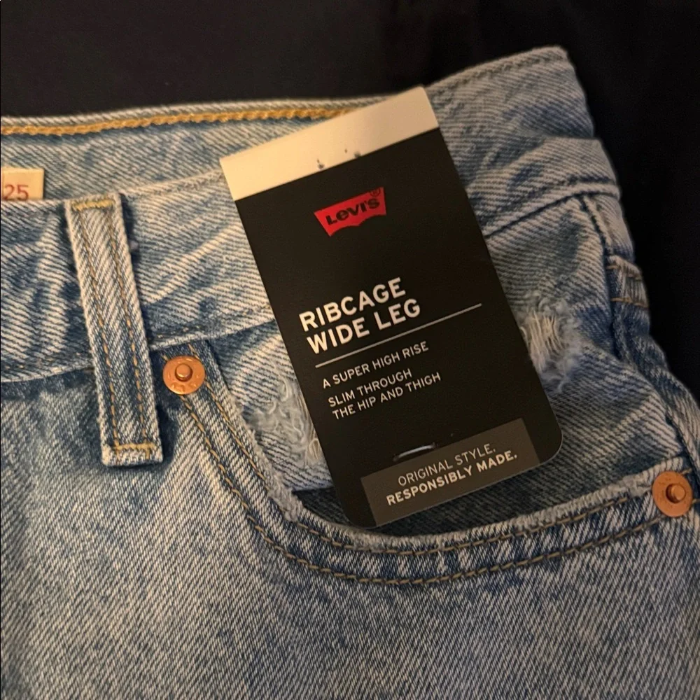 Levi's Ribcage Wide Leg - Picture 2 of 5